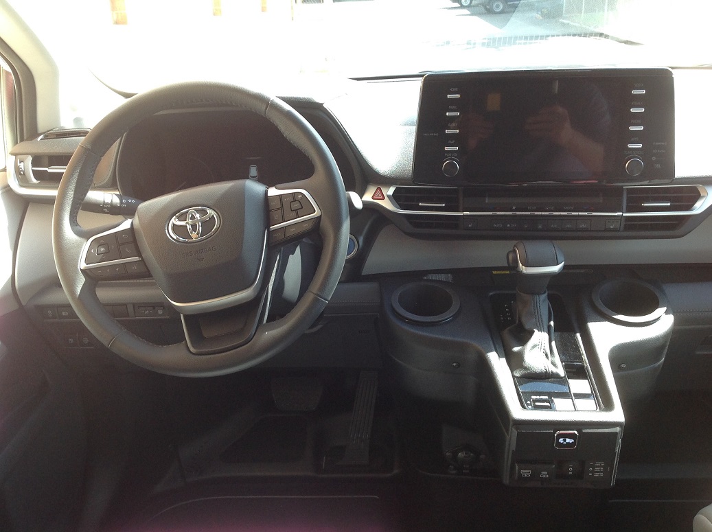 ♿ 2024 Toyota Sienna XLE Plus HV | Van Products