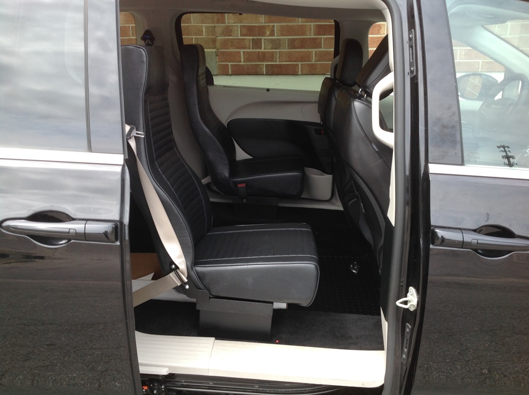 2024 Chrysler Pacifica Touring L - Photo 7