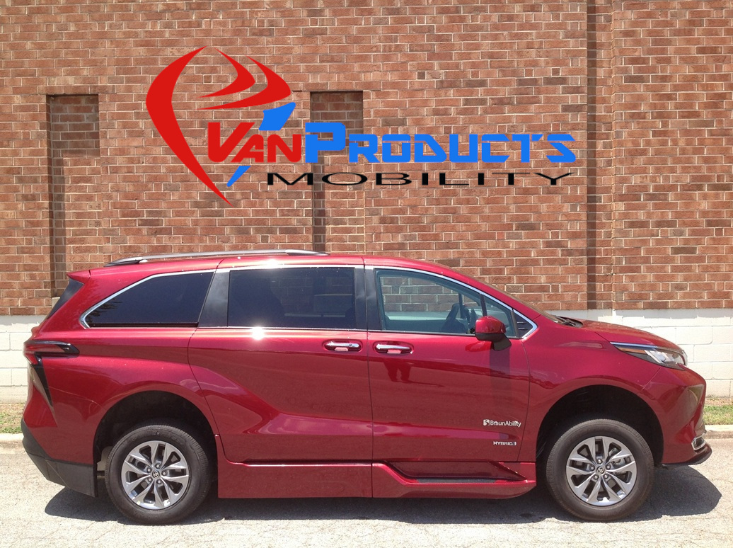 2021 Toyota Sienna XLE 8-Passenger Hybrid FWD's photo